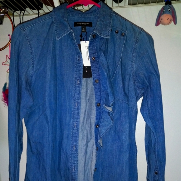 Banana Republic Button Top - Picture 2 of 7